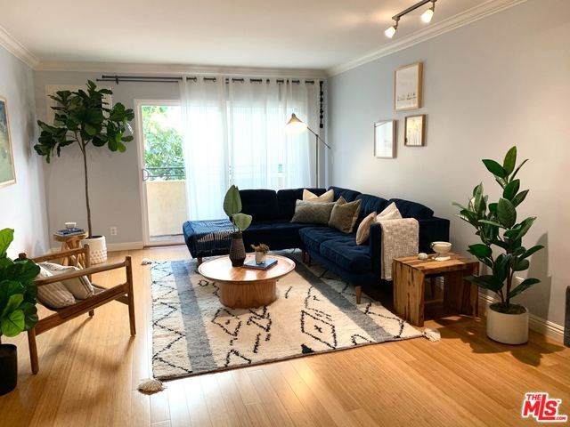 1154 Barrington Avenue - Photo 1