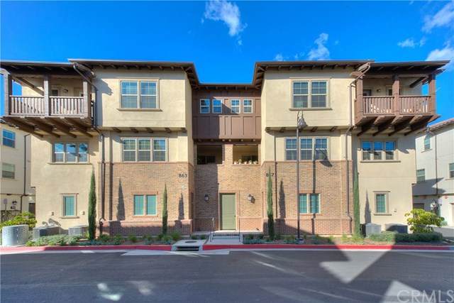 863 Iris Way - Photo 1