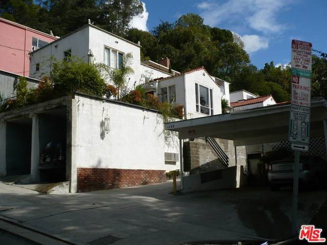 1238 Larrabee Street - Photo 1