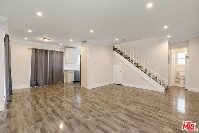 1406 Martel Avenue - Photo 1