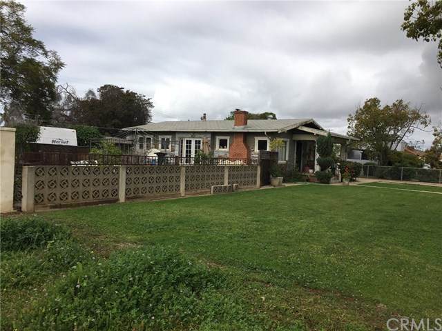 2720 L Avenue - Photo 1