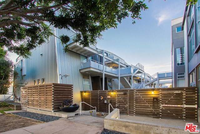 615 Hampton Drive - Photo 1