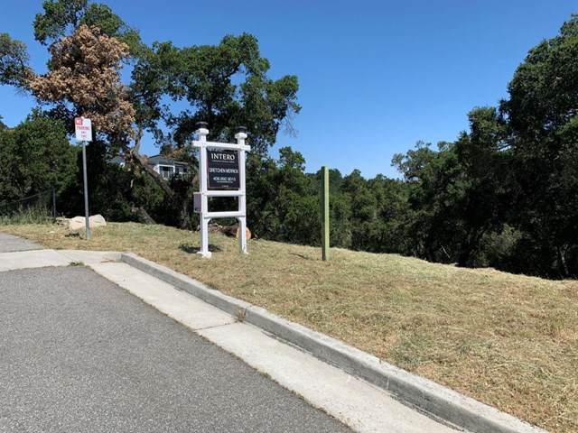 2204 Banyon Court - Photo 1