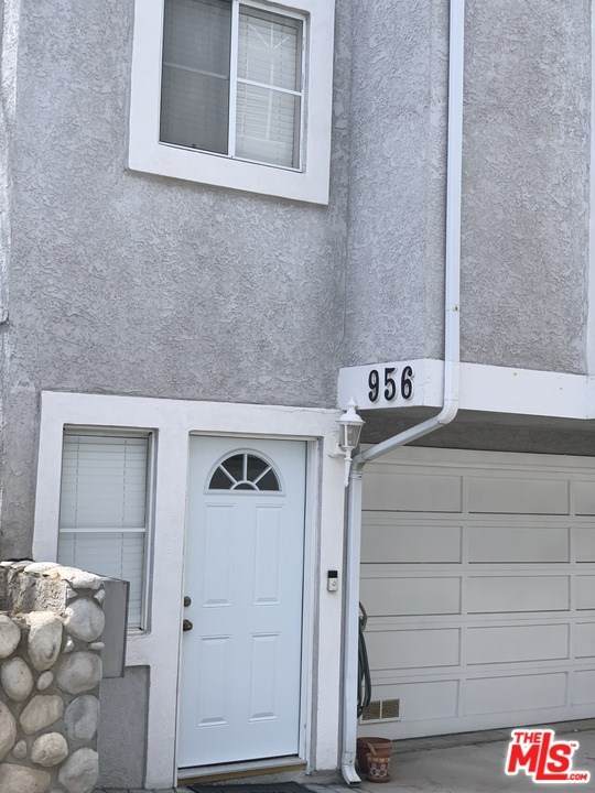 956 11TH Street - Photo 1