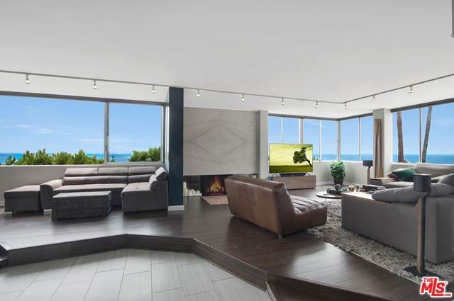 17366 Sunset Boulevard - Photo 1