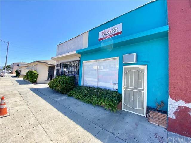 9300 California Avenue - Photo 1