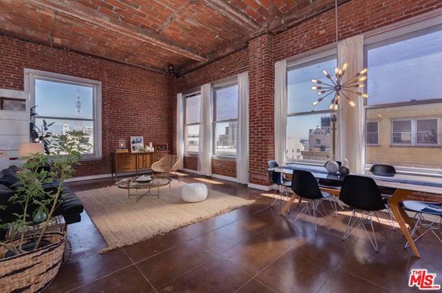 215 7TH Street - Photo 1