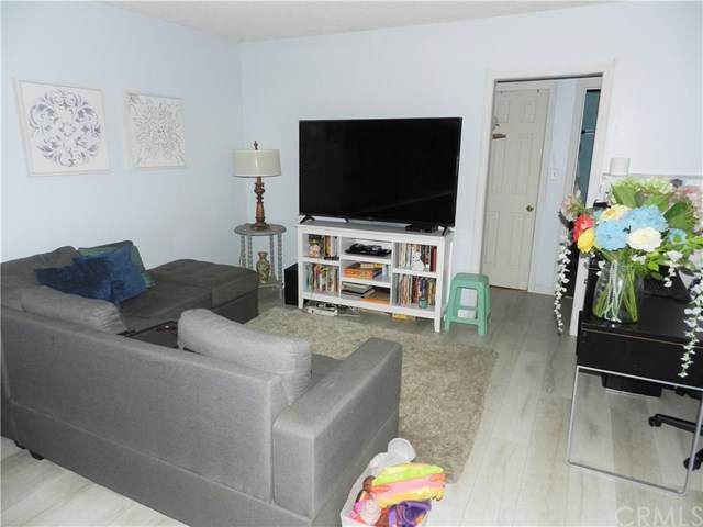 901 Linden Avenue - Photo 1