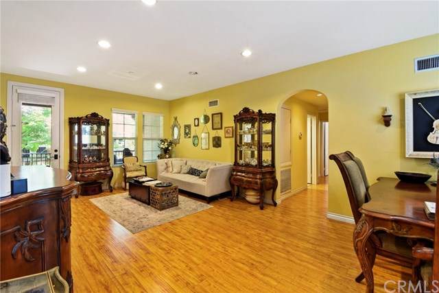 690 Valencia Street - Photo 1