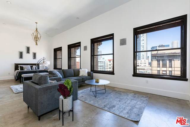 810 Spring Street - Photo 1