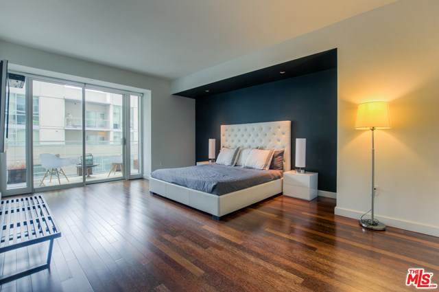 6250 Hollywood - Photo 1