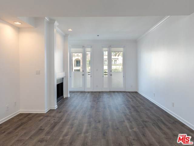 230 Hamilton Drive - Photo 1