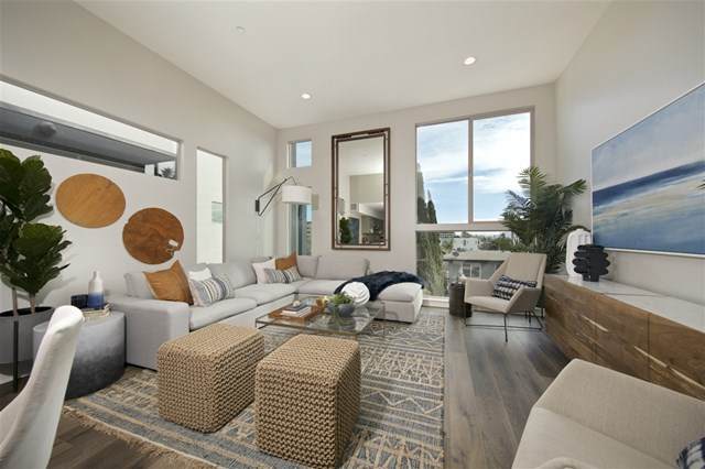 3030 Jarvis - Photo 1