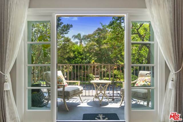 277 Spalding Drive - Photo 1