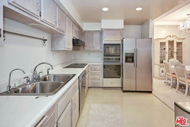 631 Wilcox Avenue - Photo 1