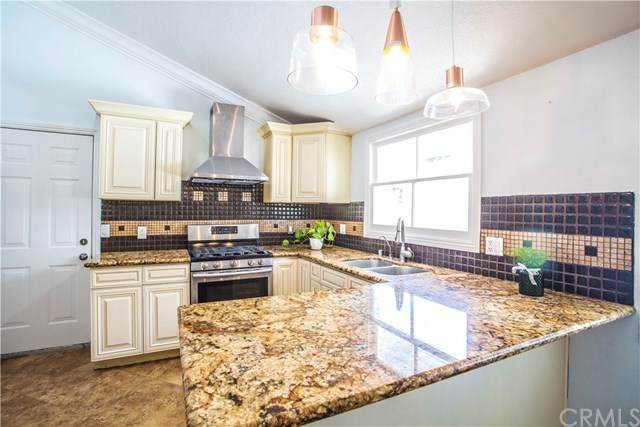 1424 Garza Street - Photo 1