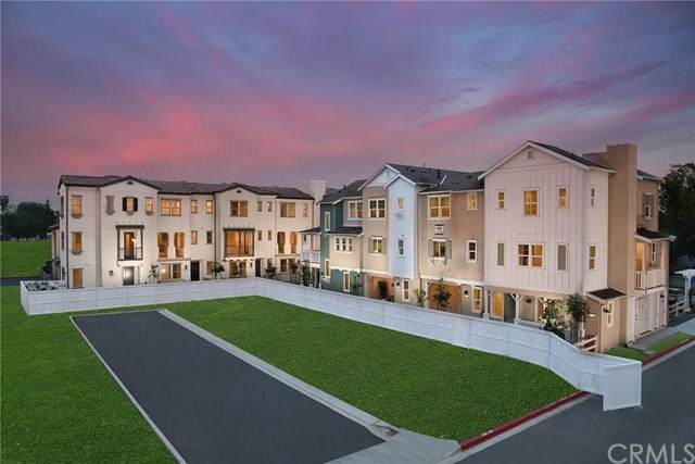 348 Vintage Way - Photo 1