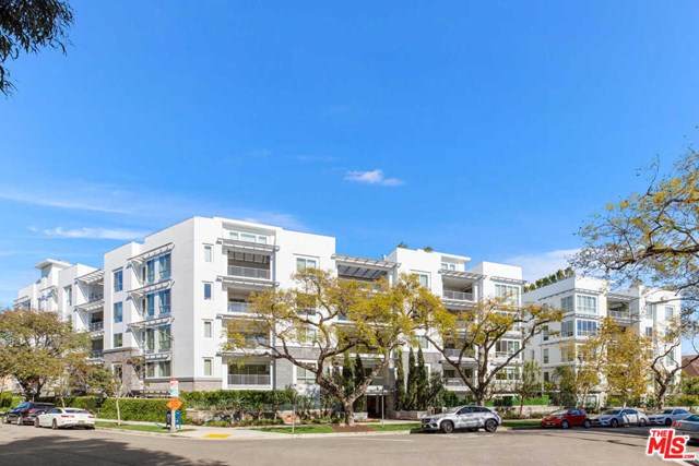 460 Palm Drive - Photo 1