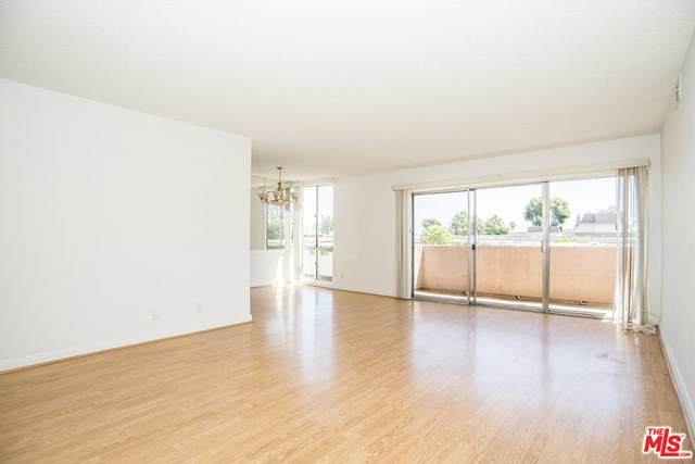 5454 Zelzah Avenue - Photo 1