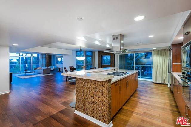 13650 Marina Pointe Drive - Photo 1