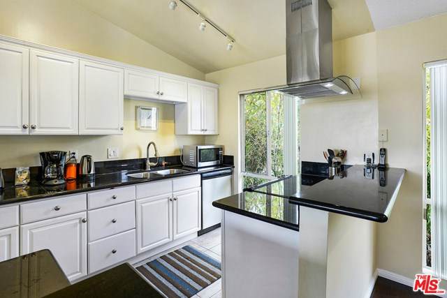 825 16Th Street - Photo 1