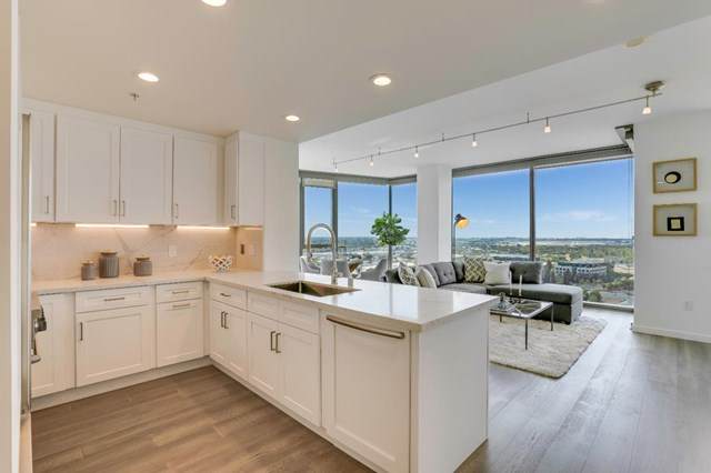 38 Almaden Boulevard - Photo 1