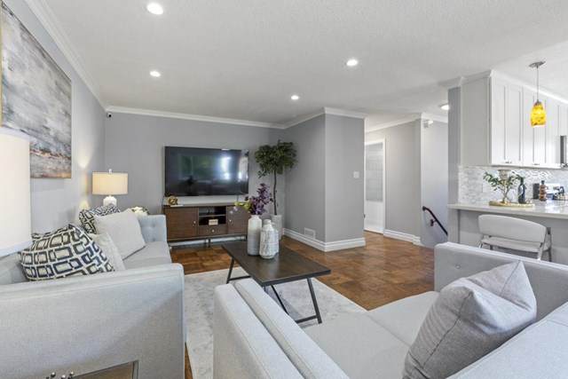 81 Gillette Avenue - Photo 1