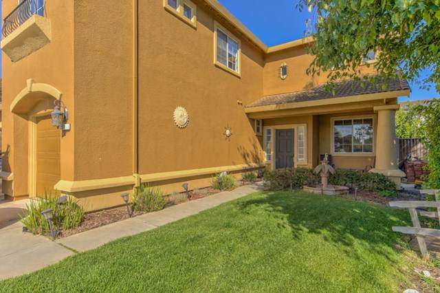 10 Holmes Circle - Photo 1