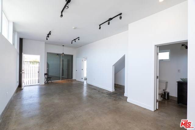 2513 Lincoln Boulevard - Photo 1