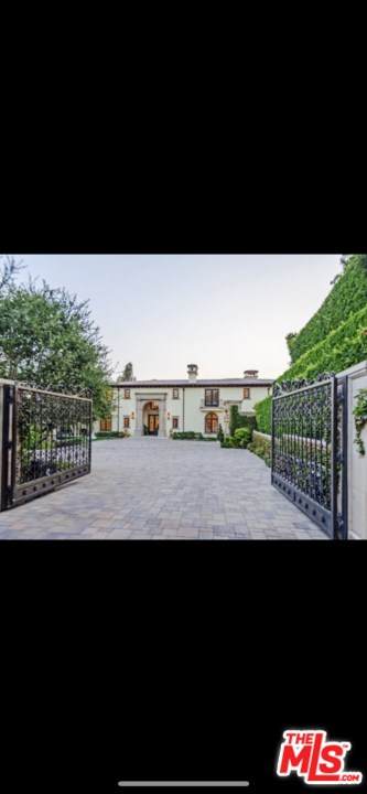 1141 Summit Drive - Photo 1