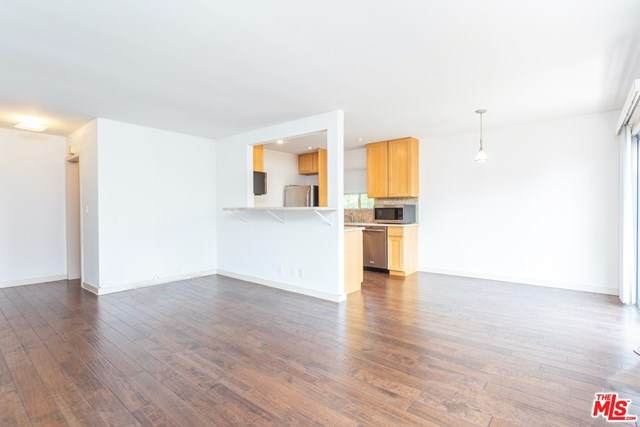 1700 Barrington Avenue - Photo 1