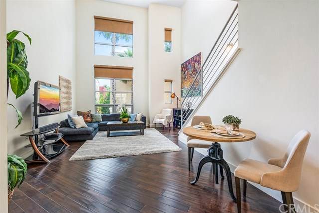 727 Poinsettia Street - Photo 1