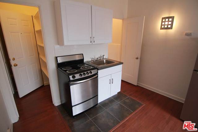 654 Dunsmiur Avenue - Photo 1