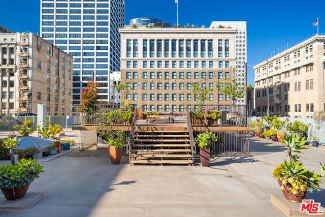 711 Olive Street - Photo 1