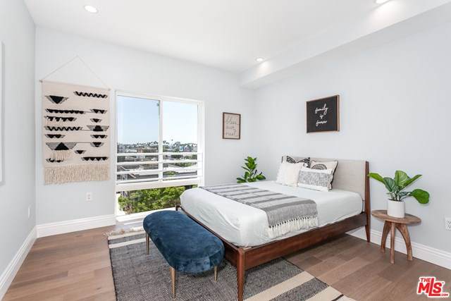 2939 Leeward Avenue - Photo 1