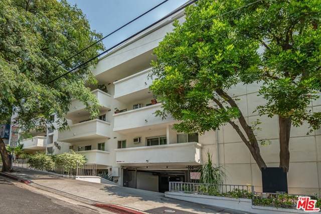 960 Larrabee Street - Photo 1