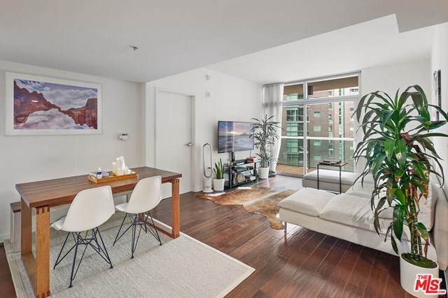 13700 Marina Pointe Drive - Photo 1