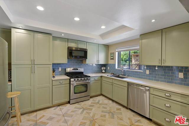 6847 Haskell Avenue - Photo 1