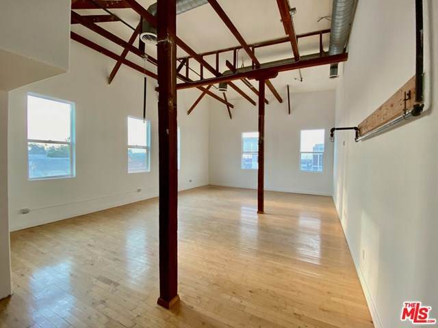 726 Santa Fe Avenue - Photo 1