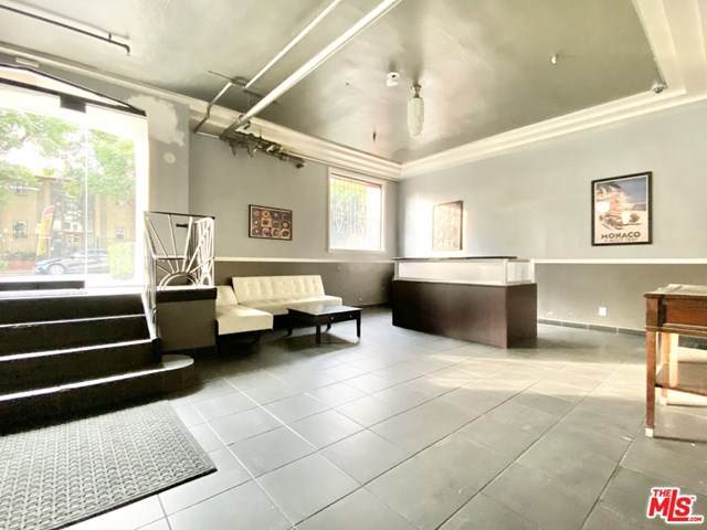 852 Oxford Avenue - Photo 1