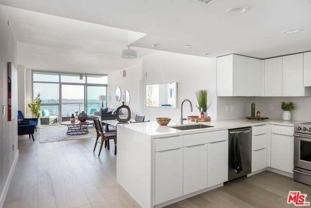 13700 Marina Pointe Drive - Photo 1