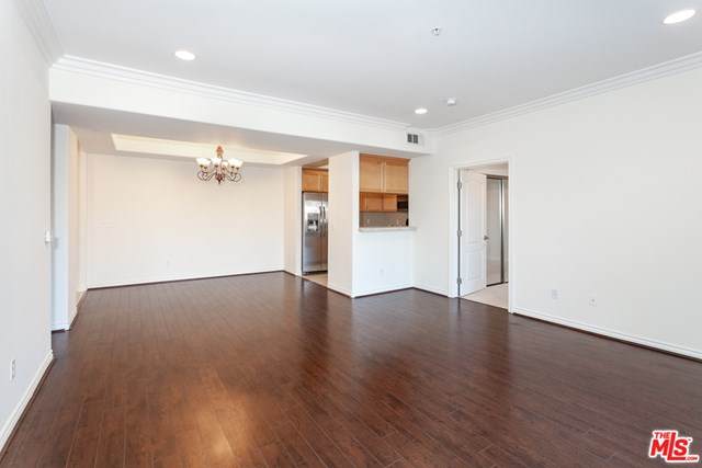 3328 Oakhurst Avenue - Photo 1