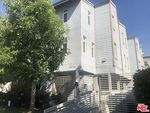 10735 Bloomfield Street - Photo 1