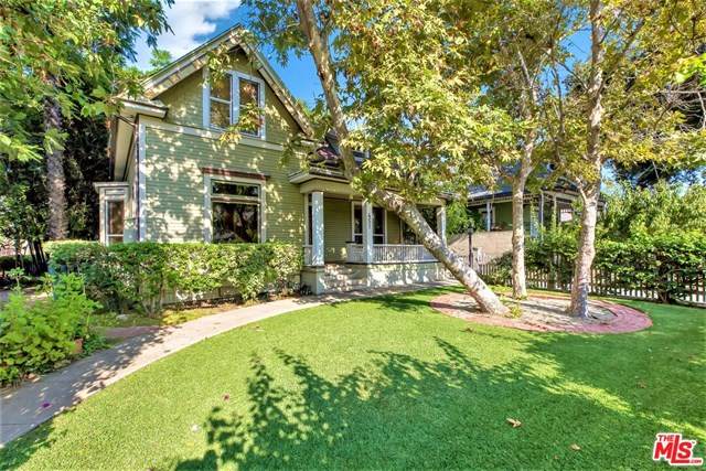 449 Summit Avenue - Photo 1