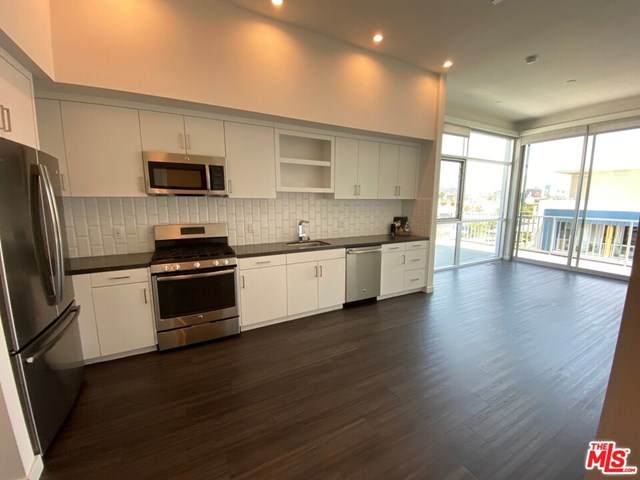 7141 Santa Monica Boulevard - Photo 1