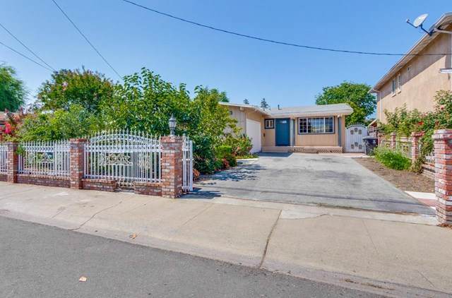 411 Larkspur Drive - Photo 1