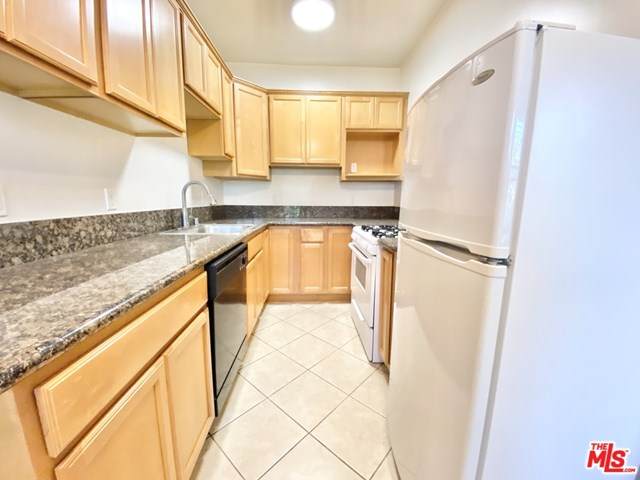 800 Las Palmas Avenue - Photo 1