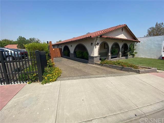 812 Center Street - Photo 1