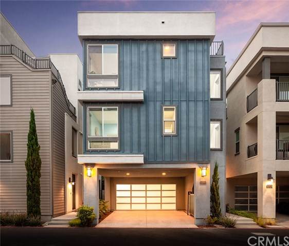 1052 Hampton Drive - Photo 1