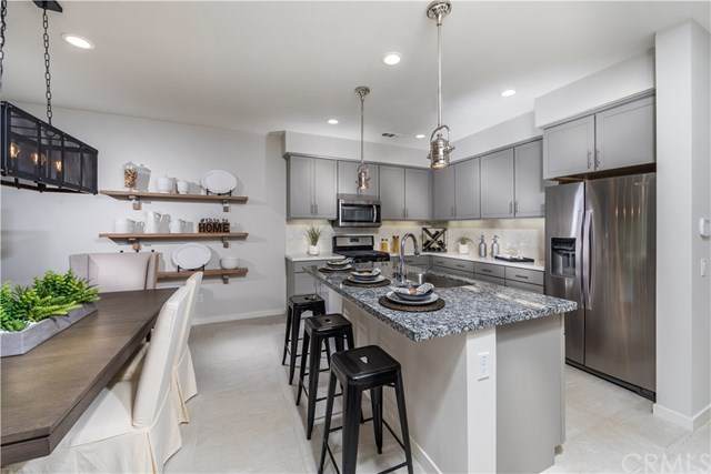 140 Farmhouse Drive - Photo 1